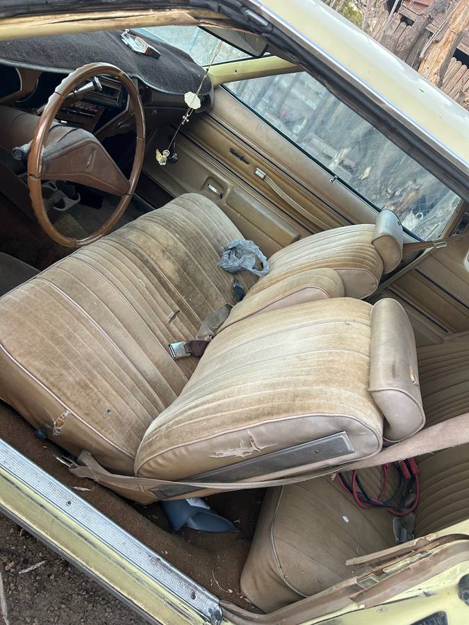 Cutlass-supreme-oldsmobile-1976-yellow-9