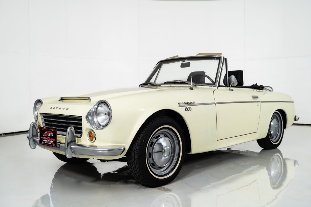 Datsun-1600-1968-Roadster-15