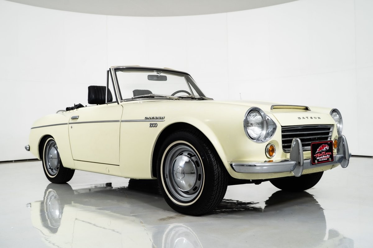 Datsun-1600-1968-Roadster-18