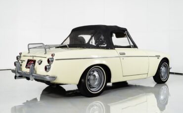 Datsun-1600-1968-Roadster-21