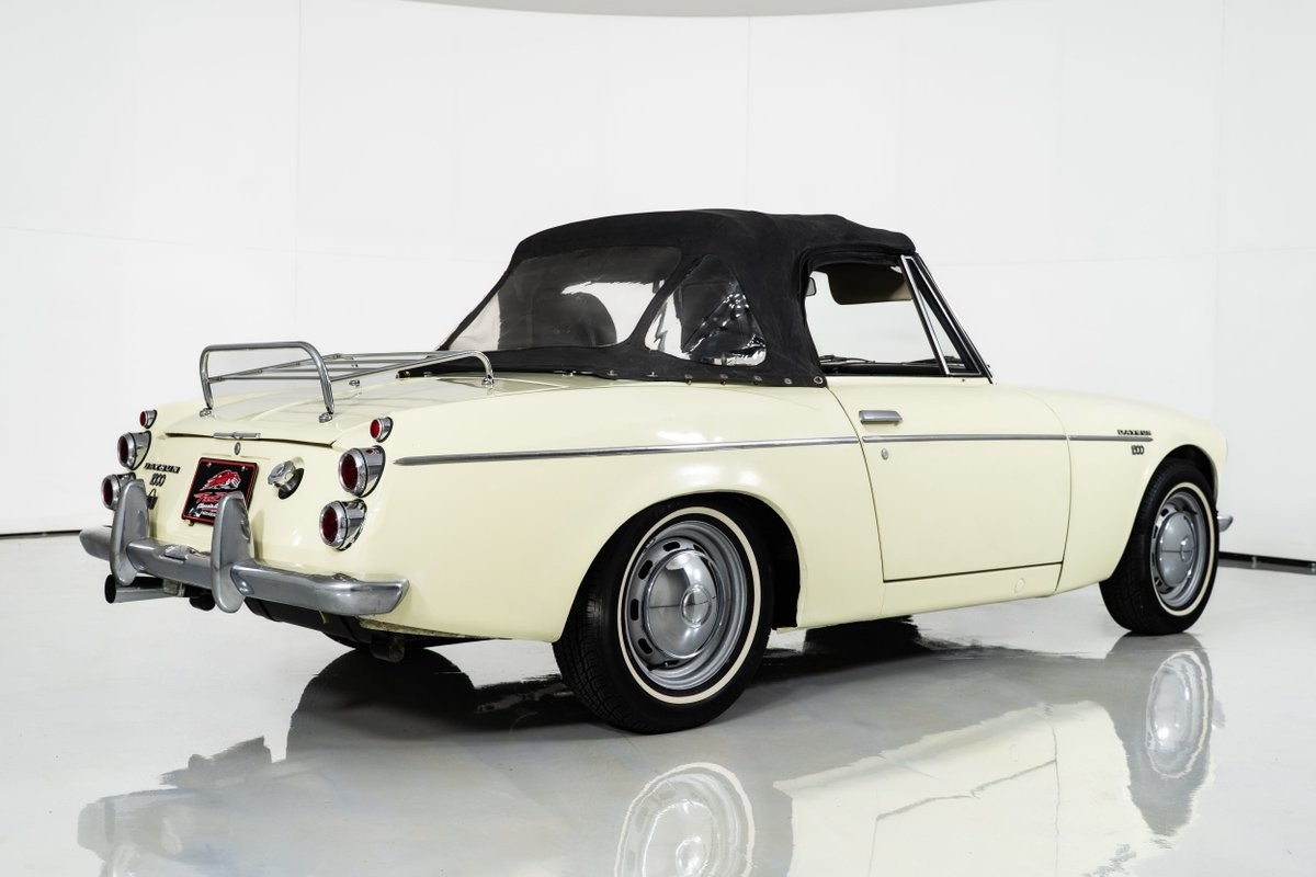 Datsun-1600-1968-Roadster-21