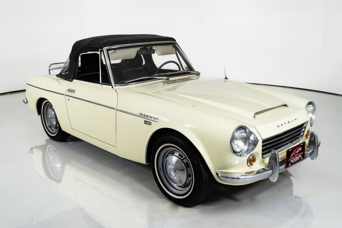 Datsun-1600-1968-Roadster-22