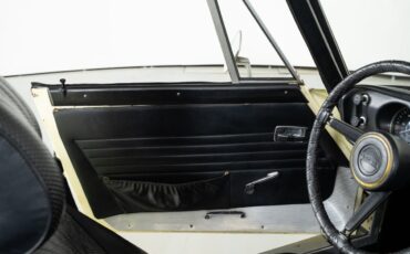 Datsun-1600-1968-Roadster-23