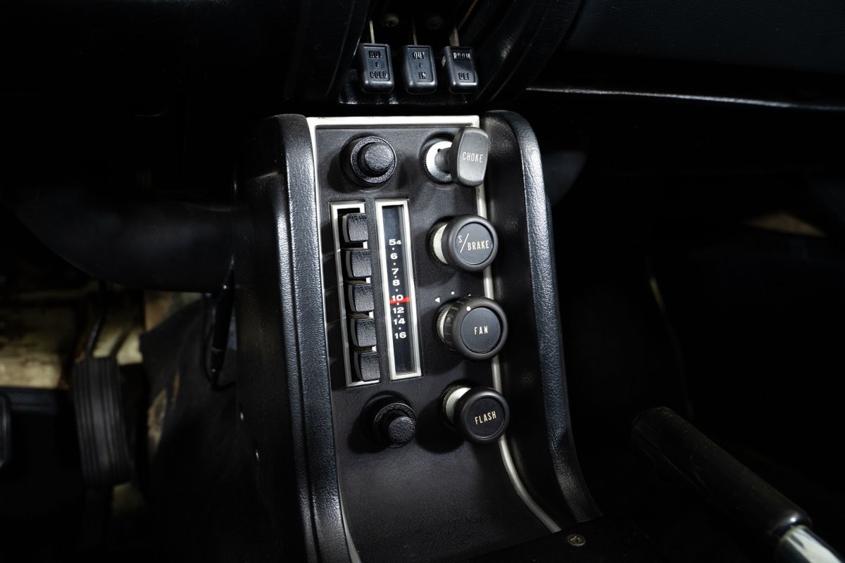 Datsun-1600-1968-Roadster-38