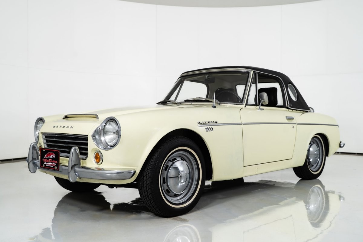 Datsun-1600-1968-Roadster-4