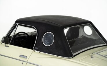 Datsun-1600-1968-Roadster-9