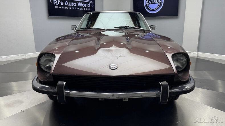 Datsun-240Z-1973-10