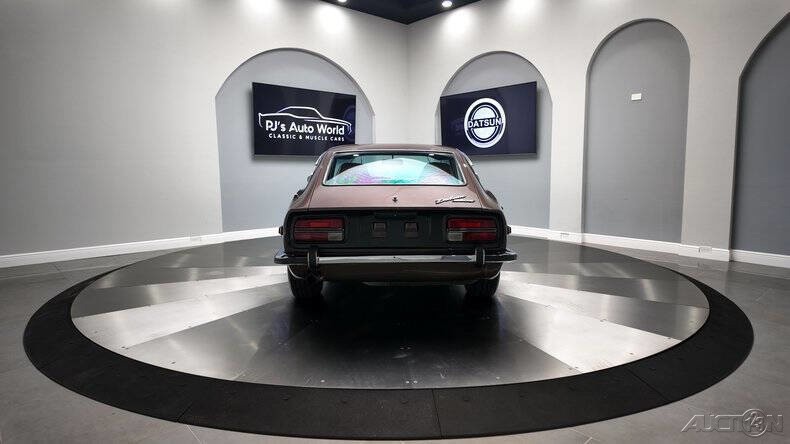 Datsun-240Z-1973-18