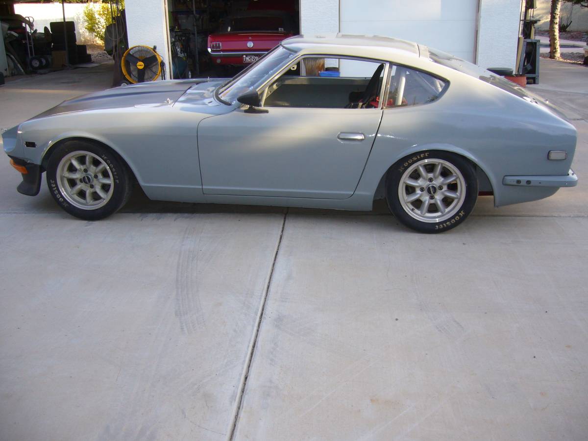 Datsun-240z-1970-grey-10