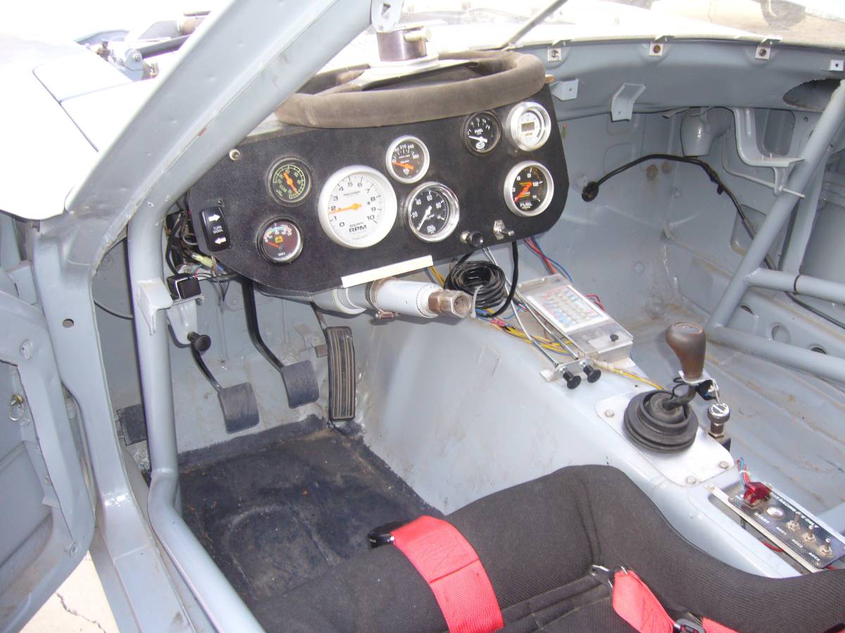 Datsun-240z-1970-grey-16