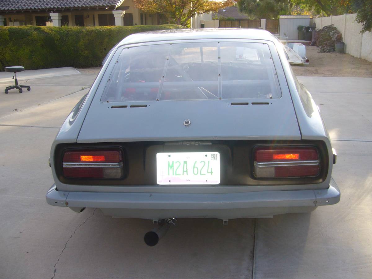 Datsun-240z-1970-grey-8