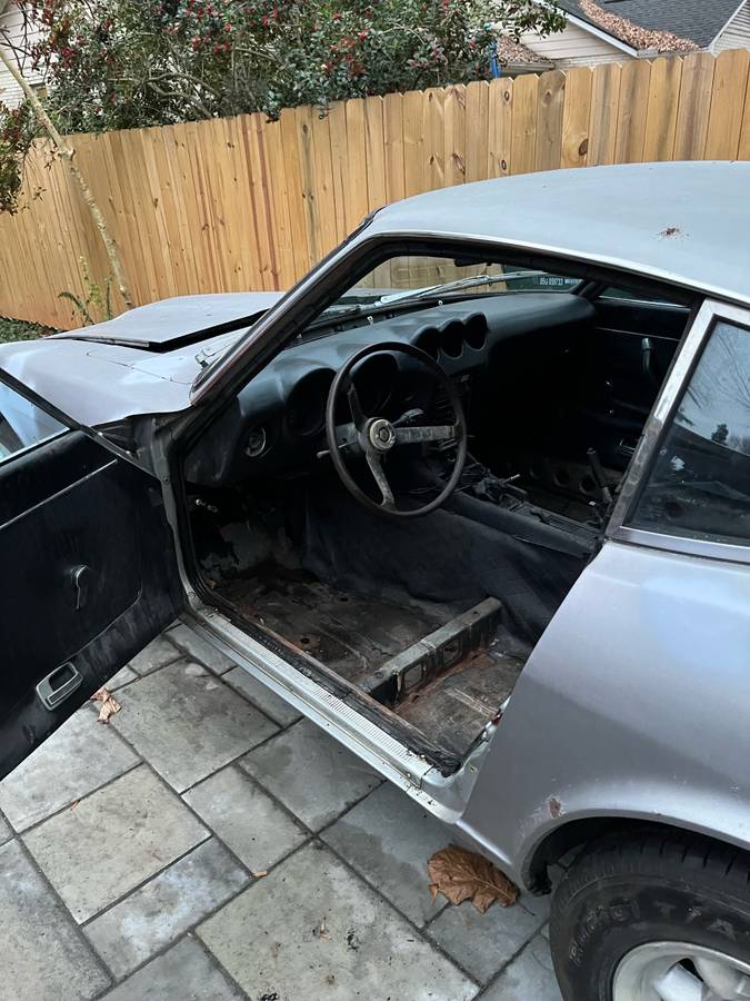 Datsun-240z-1971-silver