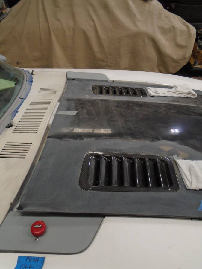 Datsun-240z-1972-white-3