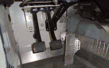 Datsun-240z-1972-white-4