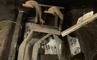 Datsun-240z-1974-grey-13