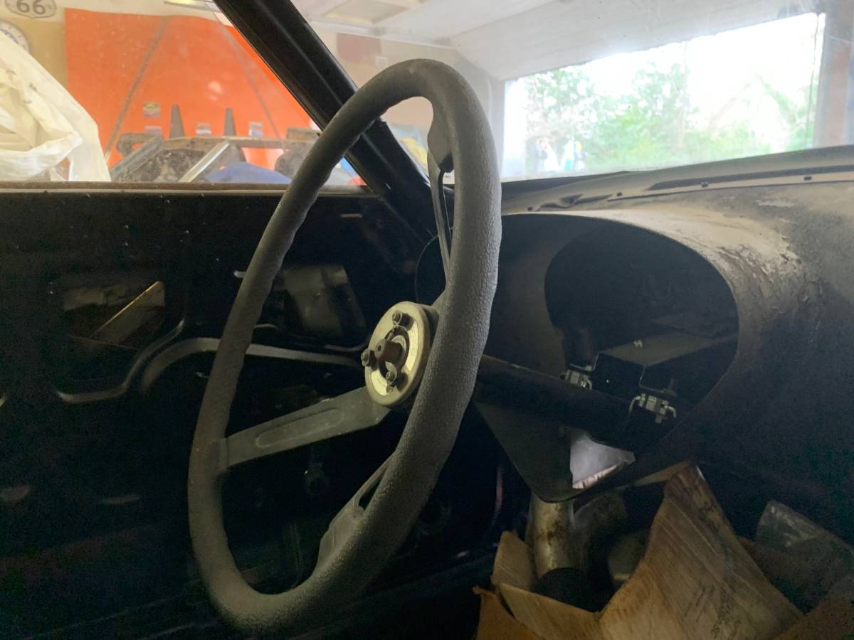 Datsun-240z-1974-grey-17