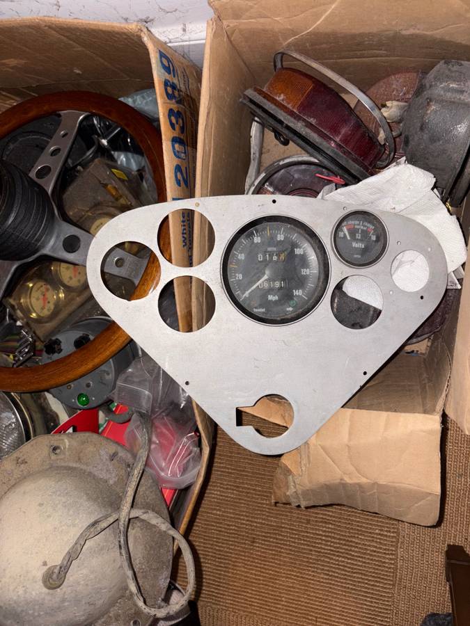 Datsun-240z-1974-grey-19