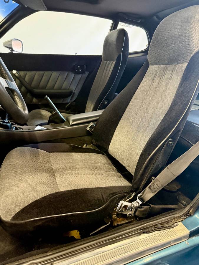 Datsun-280z-1976-custom-12