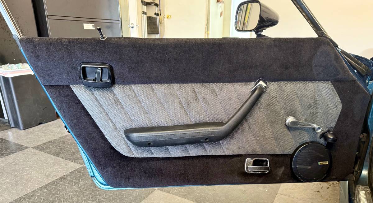 Datsun-280zx-1976-custom-86