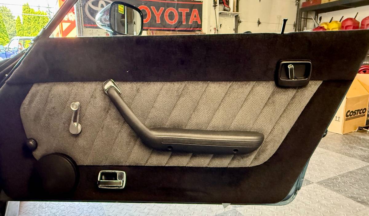 Datsun-280zx-1976-custom-91