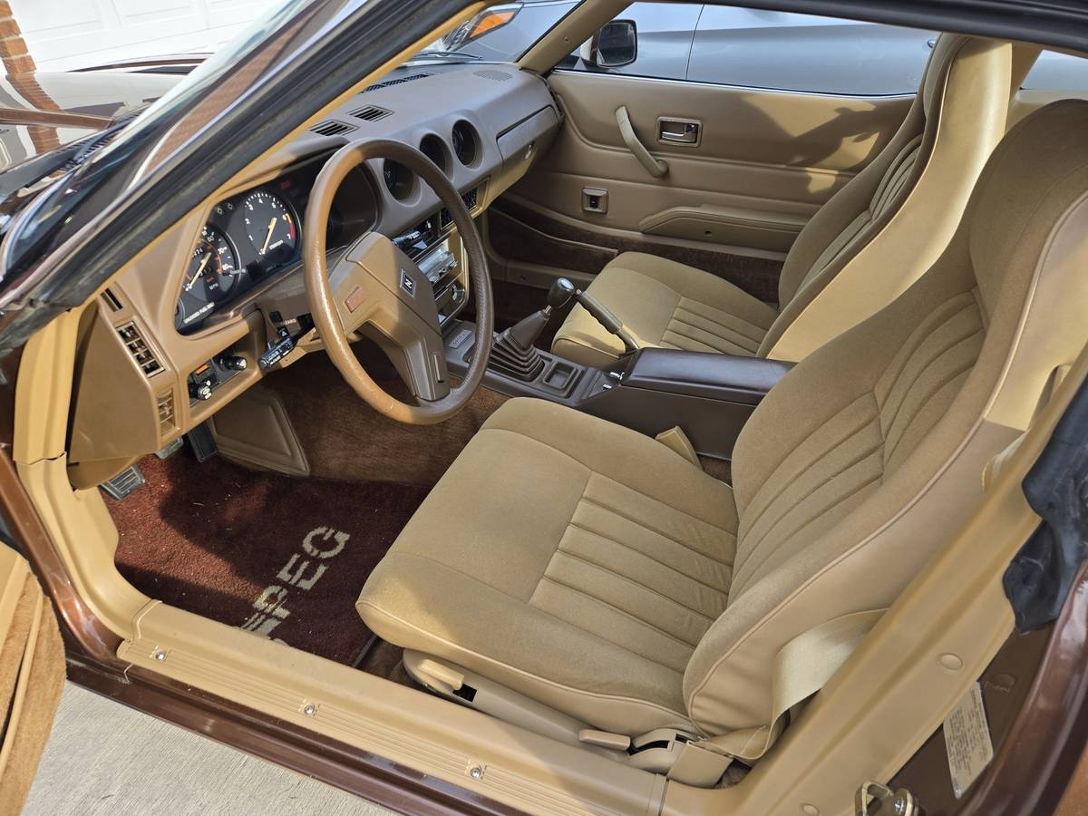 Datsun-280zx-1980-brown-7