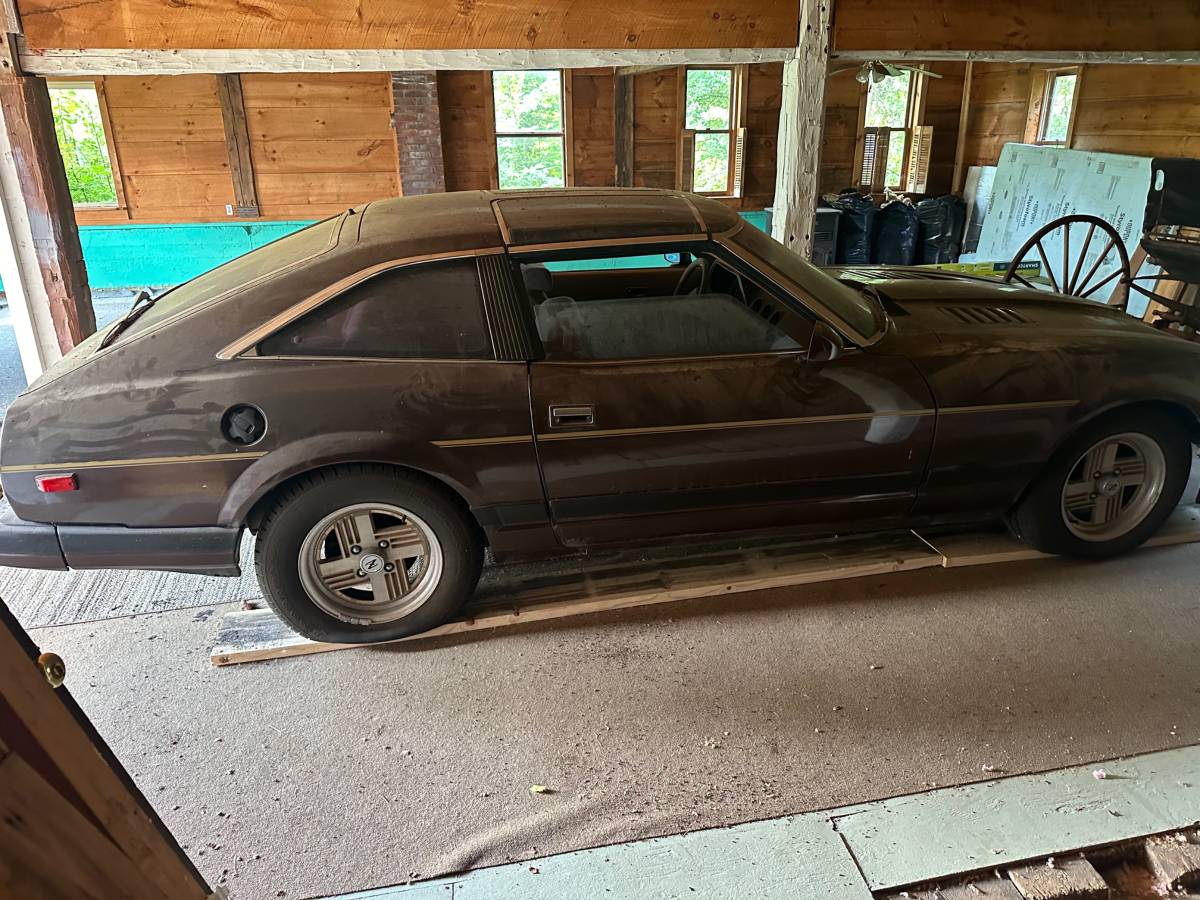 Datsun-280zx-1982-1
