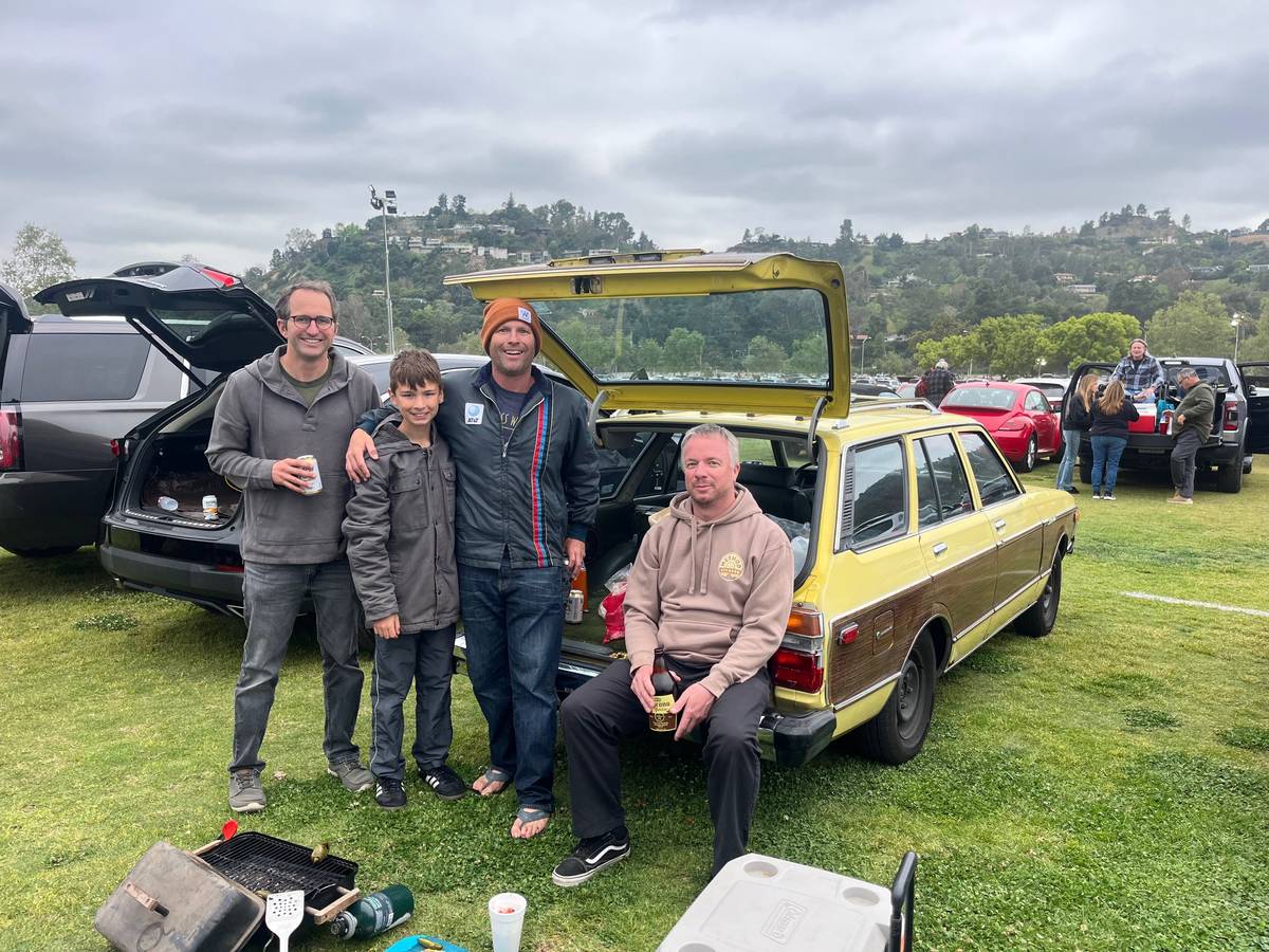 Datsun-510-wagon-1978-yellow-17