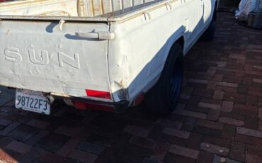 Datsun-620-1974-white-3