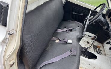 Datsun-620-1974-white-7