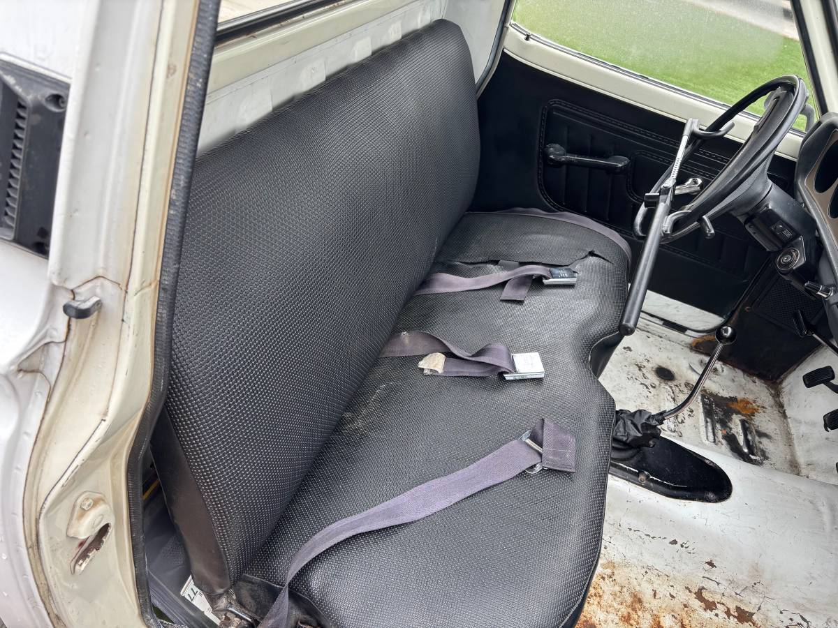 Datsun-620-1974-white-7