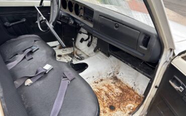 Datsun-620-1974-white-8