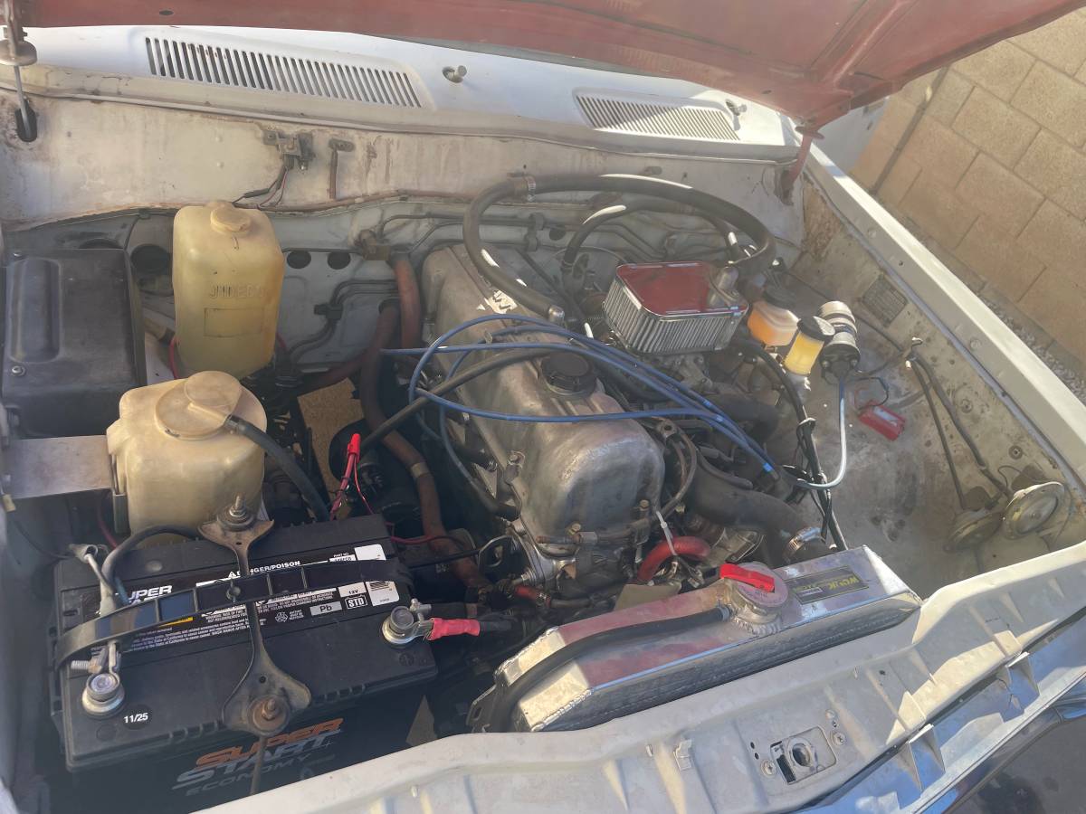 Datsun-620-1978-white-4