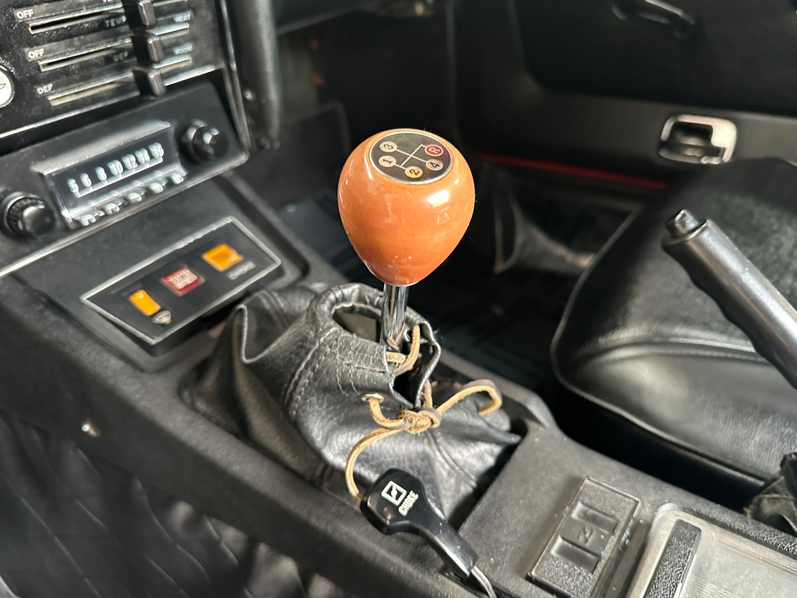 Datsun-Z-Series-1972-COUPE-24