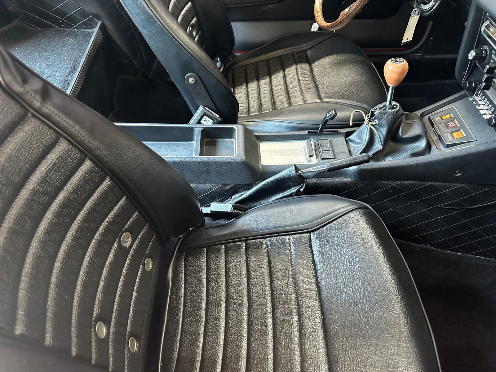 Datsun-Z-Series-1972-COUPE-26