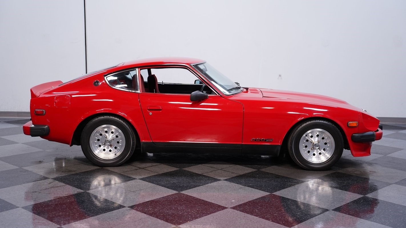 Datsun-Z-Series-1975-Coupe-12