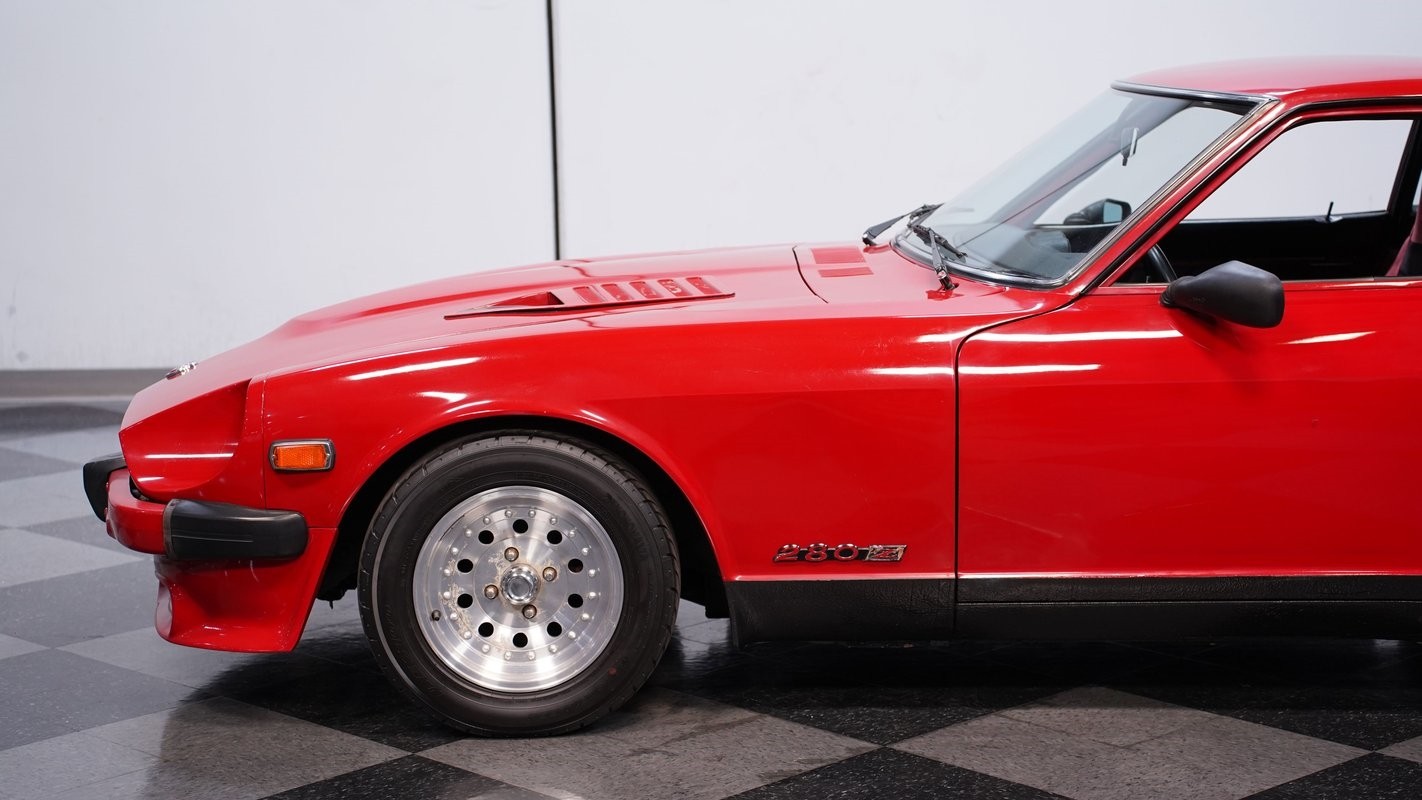 Datsun-Z-Series-1975-Coupe-21