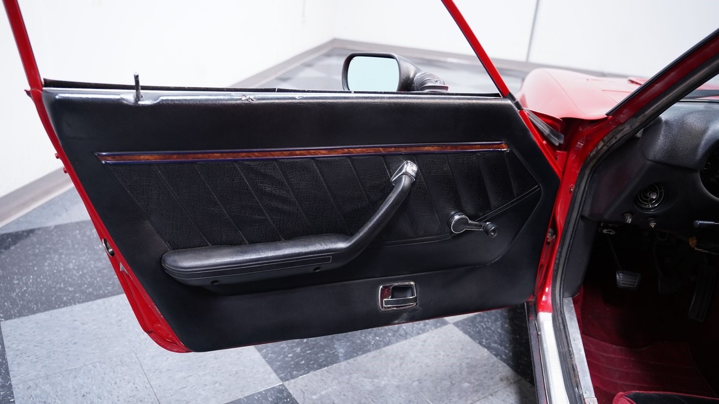 Datsun-Z-Series-1975-Coupe-32