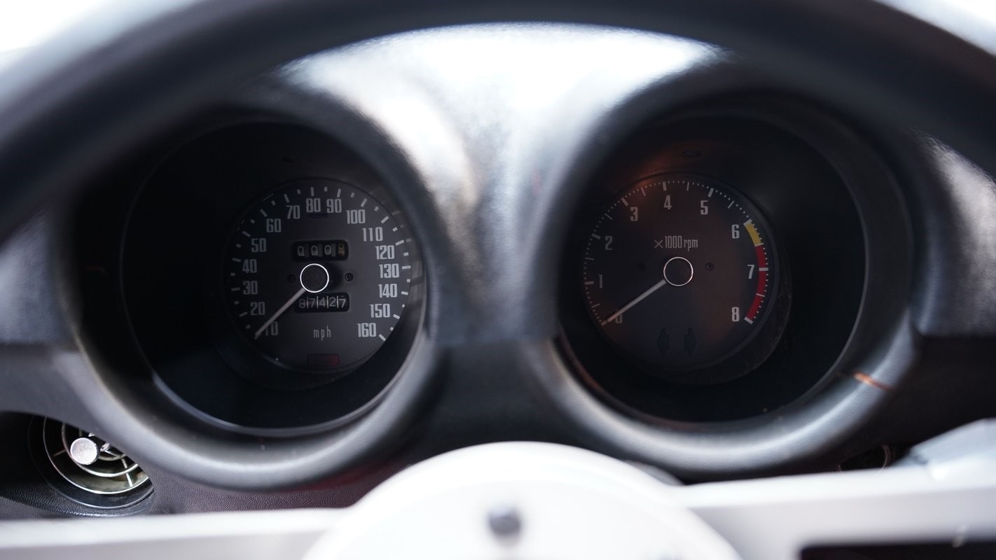 Datsun-Z-Series-1975-Coupe-35