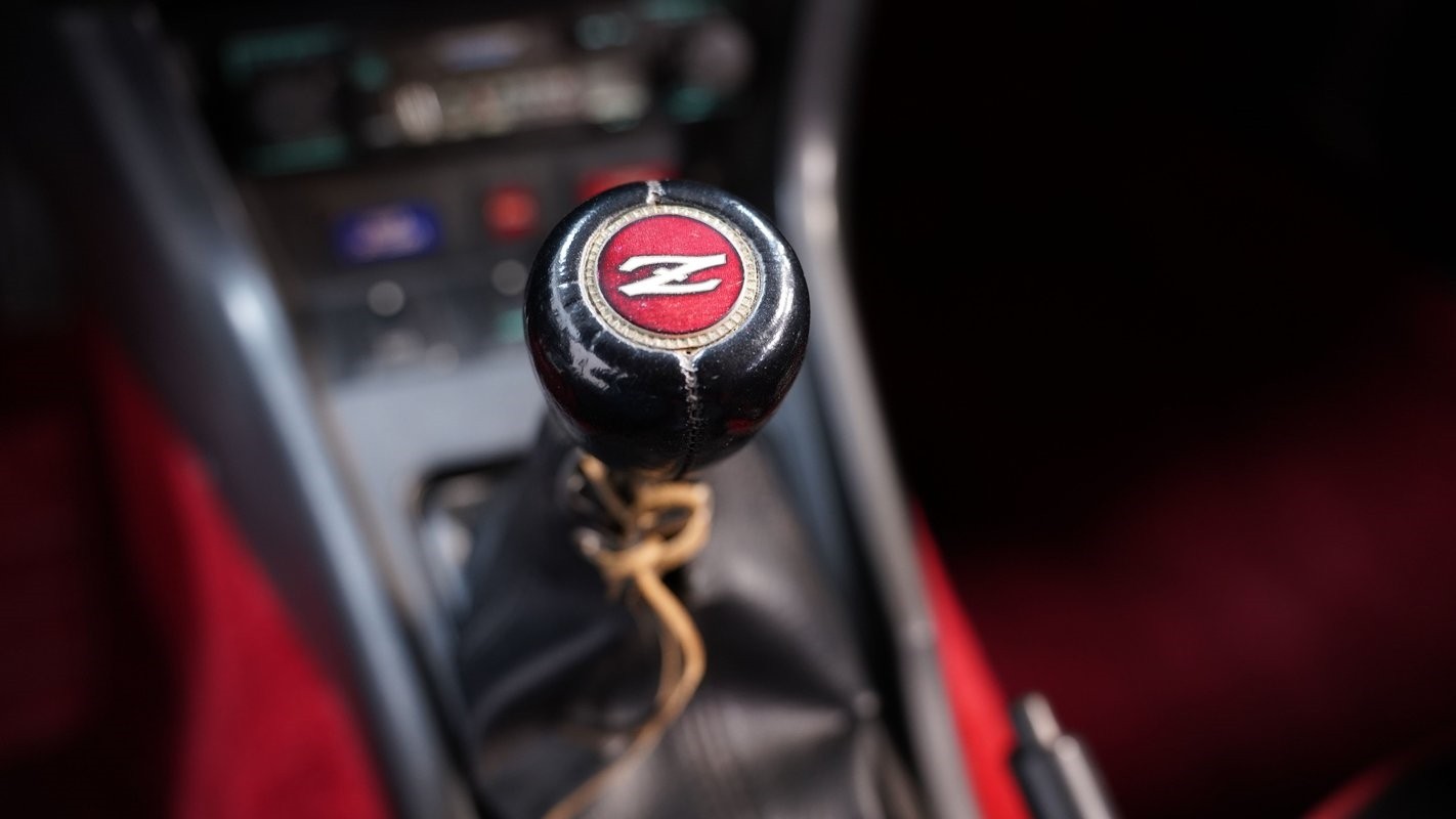 Datsun-Z-Series-1975-Coupe-38