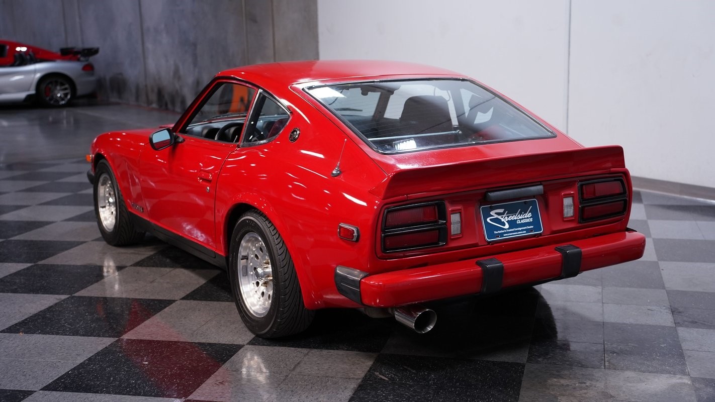 Datsun-Z-Series-1975-Coupe-8