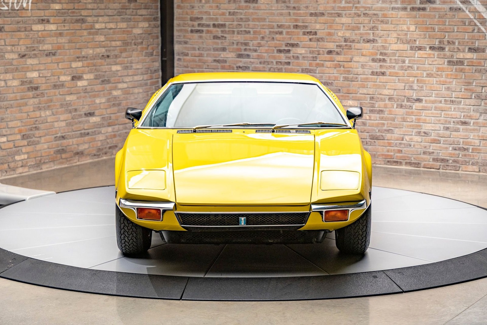 De-Tomaso-Pantera-1971-Coupe-1