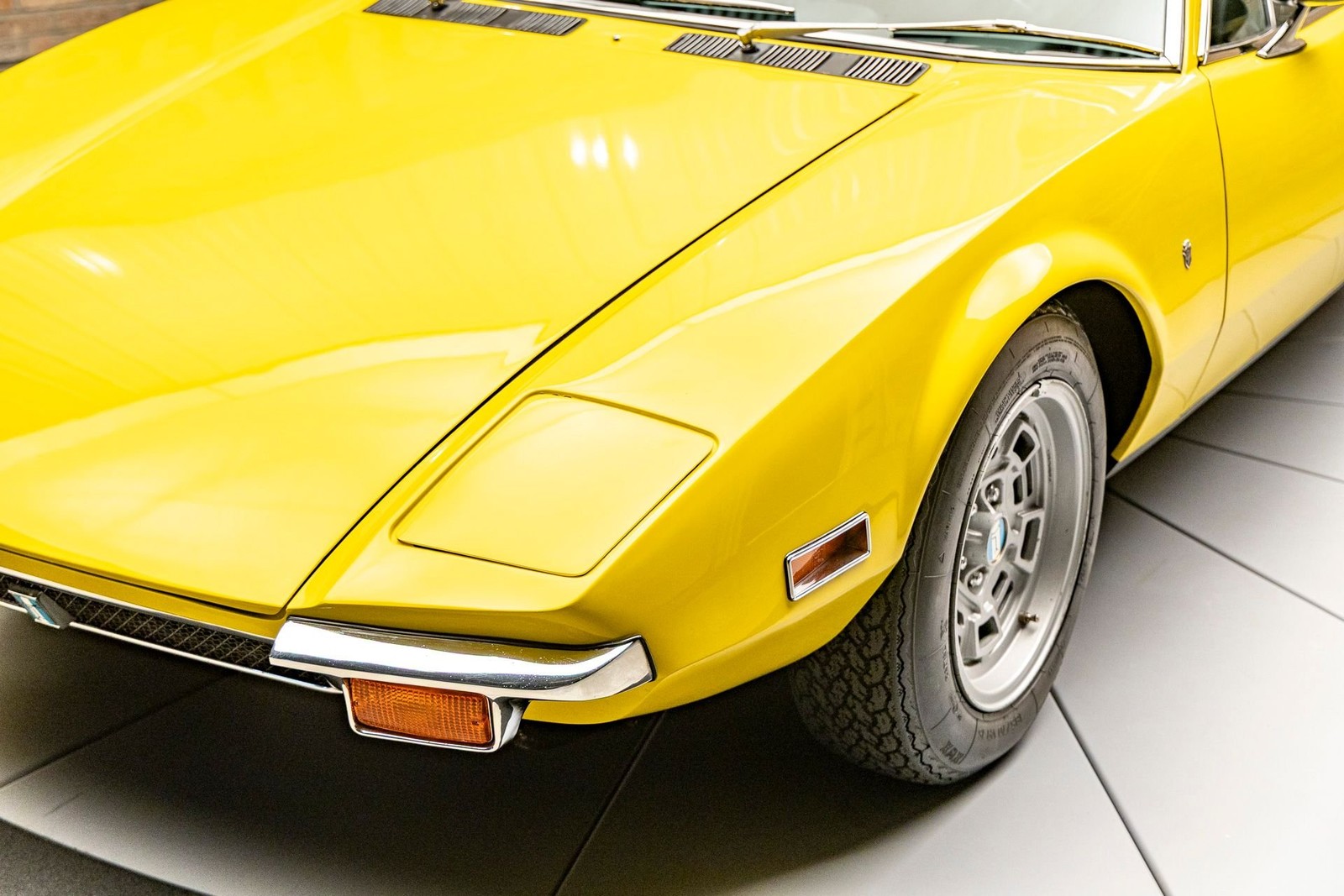 De-Tomaso-Pantera-1971-Coupe-22