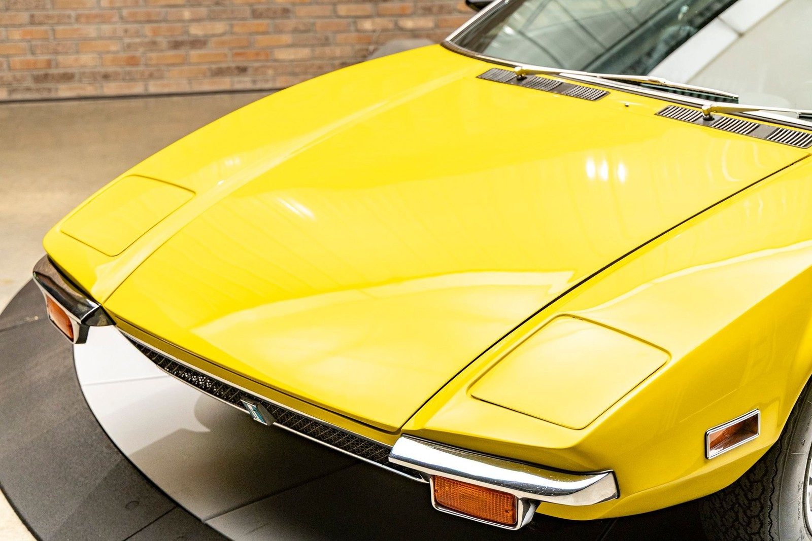 De-Tomaso-Pantera-1971-Coupe-23
