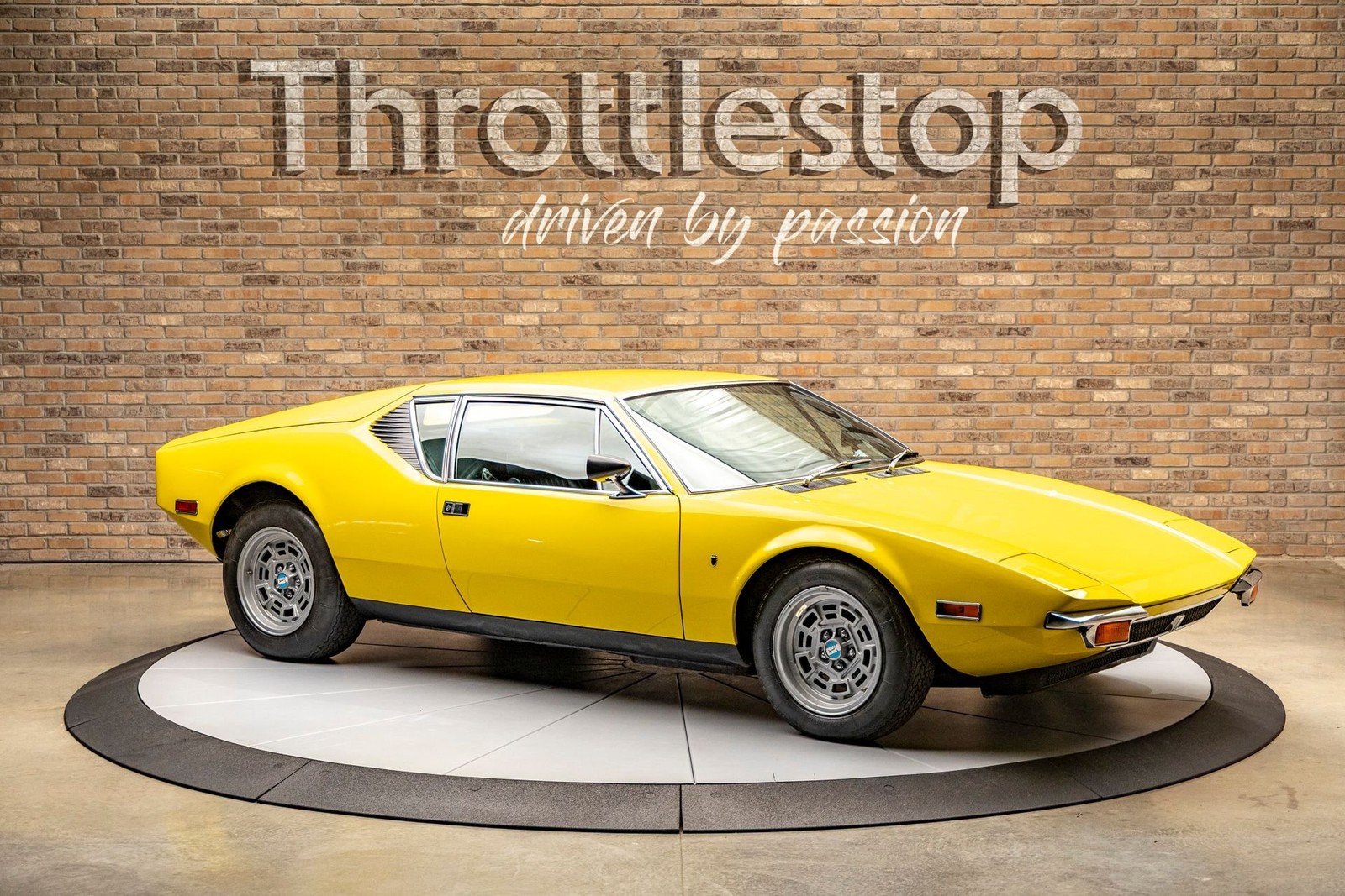 De-Tomaso-Pantera-1971-Coupe-4