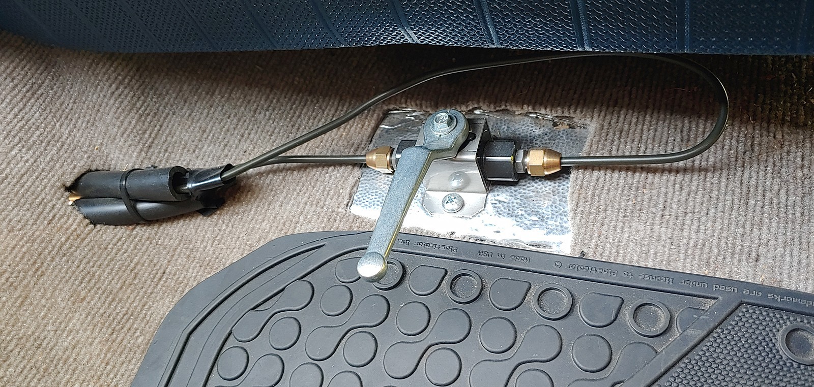 DeSoto-Custom-1951-Sedan-27