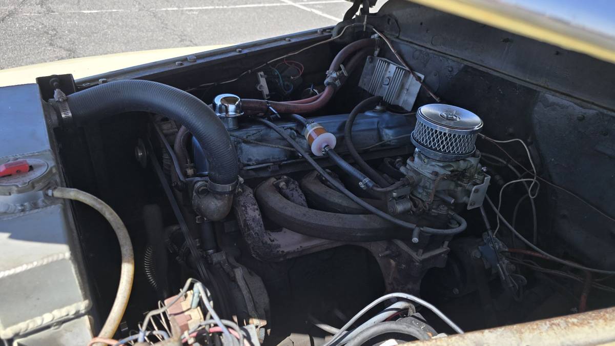 Desoto-s11-1946-yellow-11