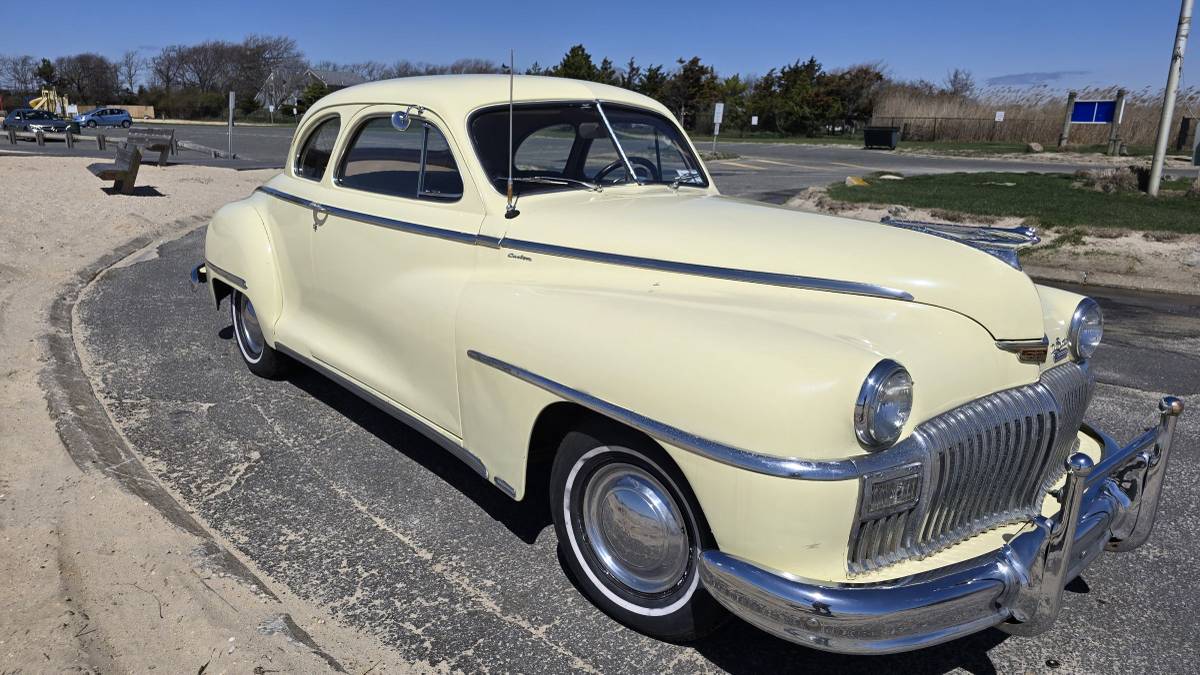 Desoto-s11-1946-yellow-4