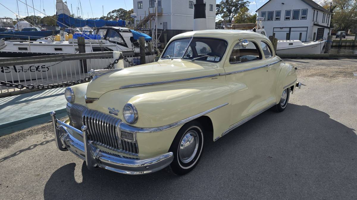 Desoto-s11-1946-yellow-6