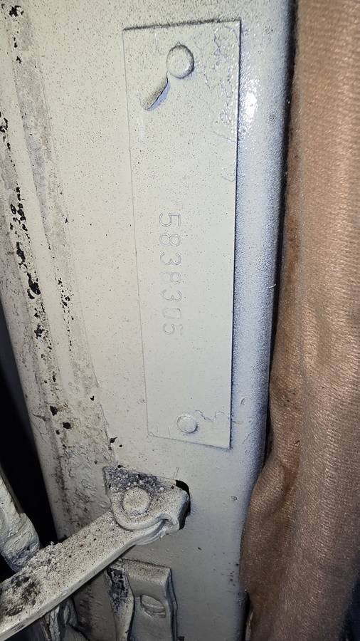 Desoto-s11-1946-yellow-7