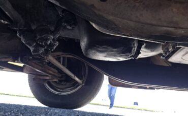 Desoto-s11-1946-yellow-8